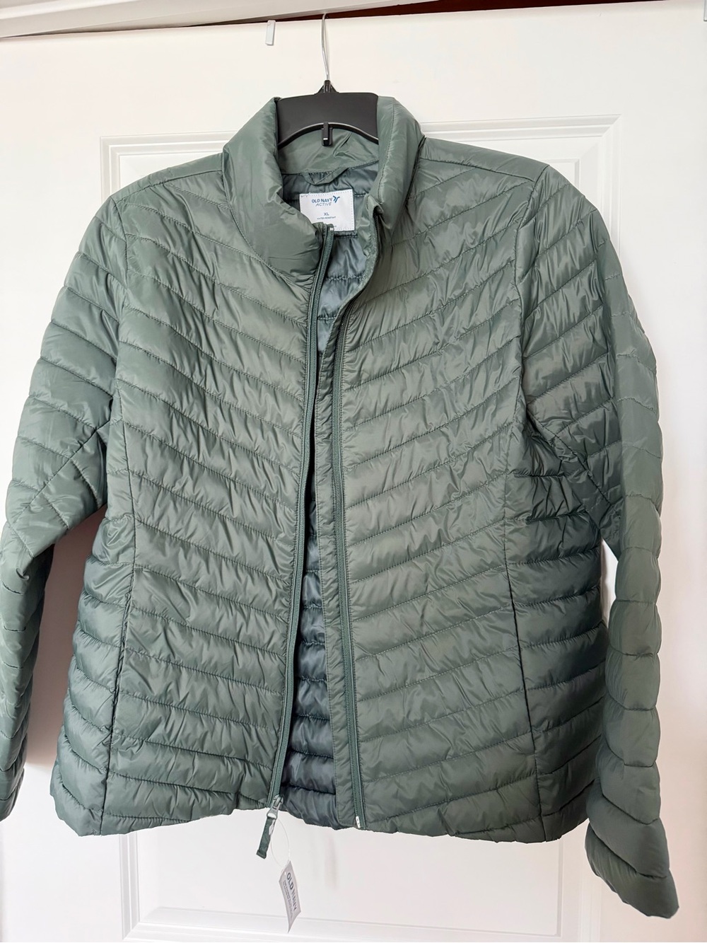 Old Navy Lightweight Quilted Puffer Jacket in Sage